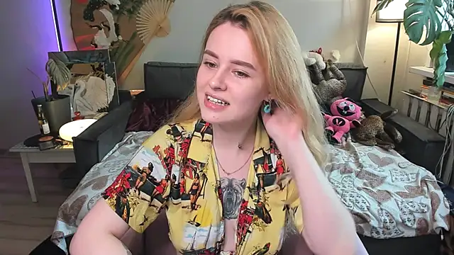 Alexa Pirs online show from 04.30.26