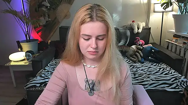Snapshot of Alexa_Pirs chatting on 06.16.26 Alexa Pirs online show from 06.16.26