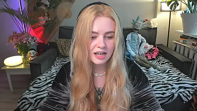 Snapshot of Alexa_Pirs chatting on 07.11.26 Alexa Pirs online show from 07.11.26
