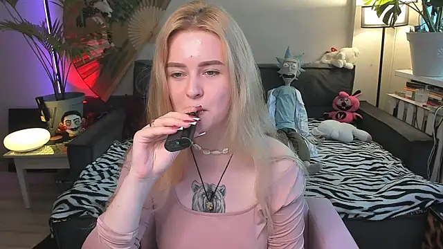 Snapshot of Alexa_Pirs chatting on 07.19.26 Alexa Pirs online show from 07.19.26