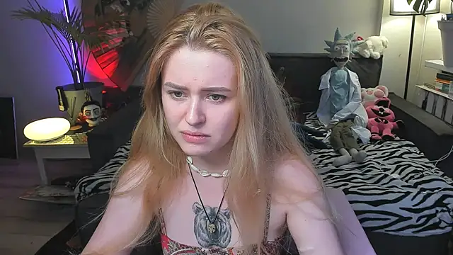 Snapshot of Alexa_Pirs chatting on 07.22.26 Alexa Pirs online show from 07.22.26