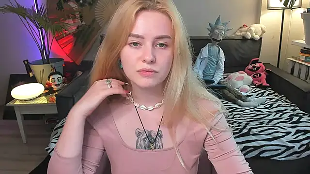 Snapshot of Alexa_Pirs chatting on 07.24.26 Alexa Pirs online show from 07.24.26