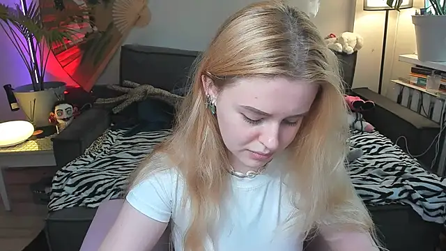 Snapshot of Alexa_Pirs chatting on 07.30.26 Alexa Pirs online show from 07.30.26