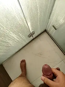 Snapshot of henri69 chatting on 04.01.26 henri69 online show from 04.01.26