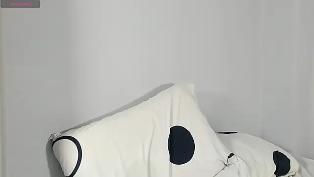 Snapshot of salvatore_montt chatting on 02.11.25 salvatore montt online show from 02.11.25