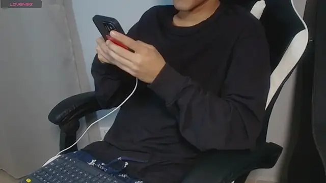 Snapshot of salvatore_montt chatting on 02.14.25 salvatore montt online show from 02.14.25