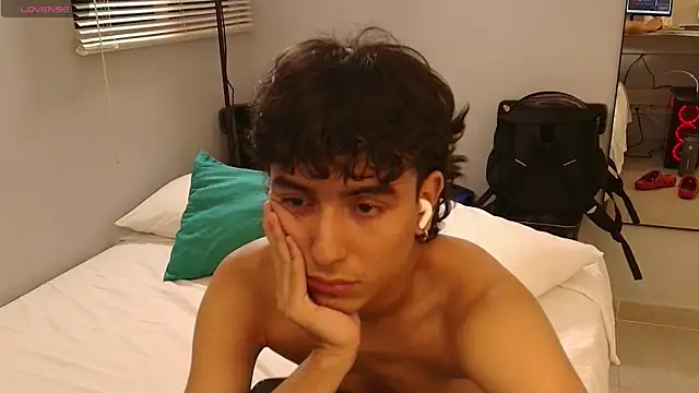 Snapshot of salvatore_montt chatting on 03.14.25 salvatore montt online show from 03.14.25