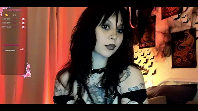Snapshot of marynixoxo chatting on 10.24.25 marynixoxo online show from 10.24.25