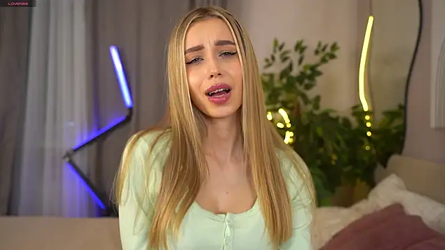  Spring Day  online show from 04.01.26