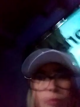 Snapshot of CandieGilson__ chatting on 09.24.25 CandieGilson online show from 09.24.25