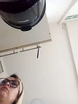 Snapshot of CandieGilson__ chatting on 10.01.25 CandieGilson online show from 10.01.25