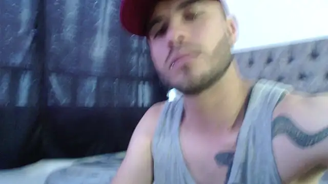 Snapshot of aczino_vel chatting on 02.15.25 aczino vel online show from 02.15.25