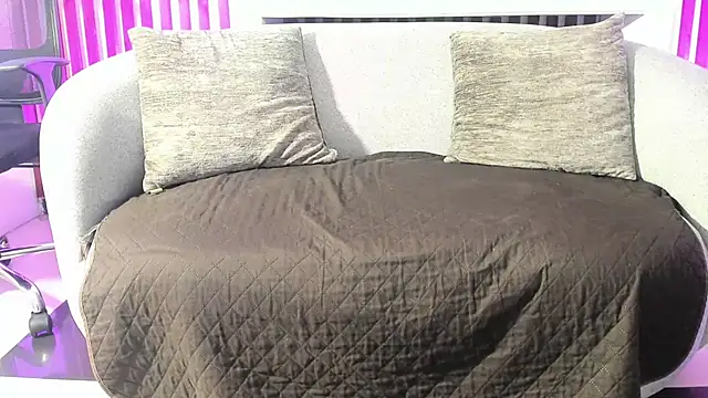 Snapshot of RyanGreys chatting on 09.27.25 RyanGreys online show from 09.27.25