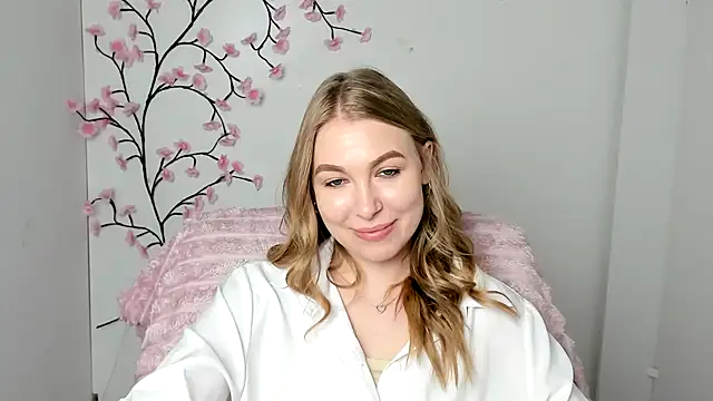 Snapshot of Dana_flowers chatting on 07.25.26 Dana flowers online show from 07.25.26