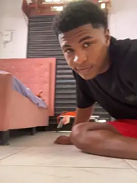 Snapshot of Bichorro chatting on 10.06.25 Bichorro online show from 10.06.25