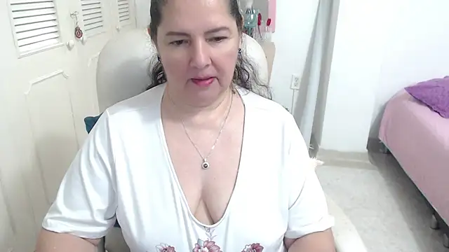 leonela 69 online show from 04.22.26