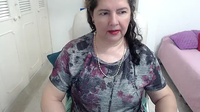 leonela 69 online show from 04.28.26
