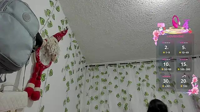 Snapshot of EmiliaRose_ chatting on 06.07.26 EmiliaRose online show from 06.07.26