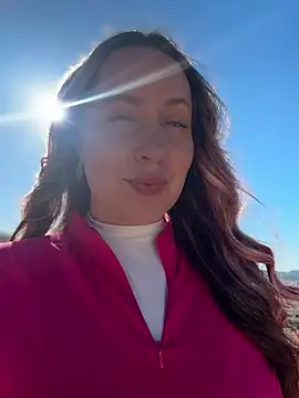 Mona Plus online show from 04.04.26