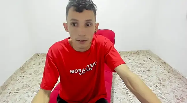 Snapshot of Isak_Millan chatting on 03.04.25 Isak Millan online show from 03.04.25