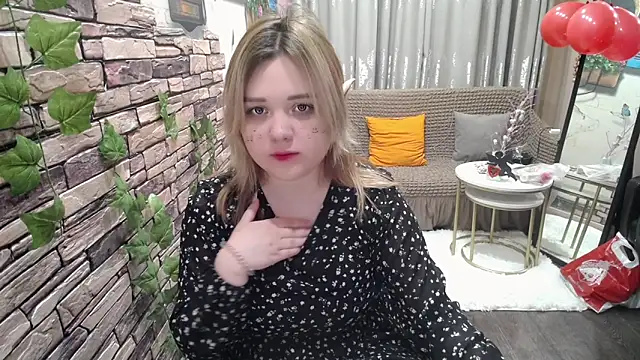 Snapshot of Finna_39 chatting on 02.16.25 Finna 39 online show from 02.16.25