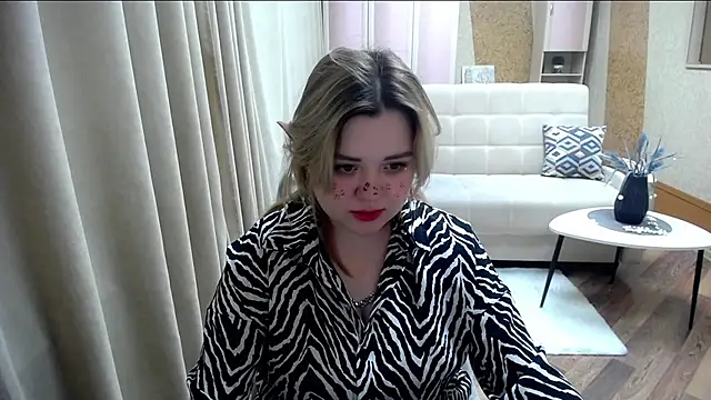 Snapshot of Finna_39 chatting on 02.20.25 Finna 39 online show from 02.20.25