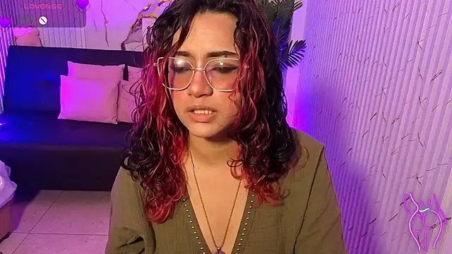 kristen tay online show from 04.12.26