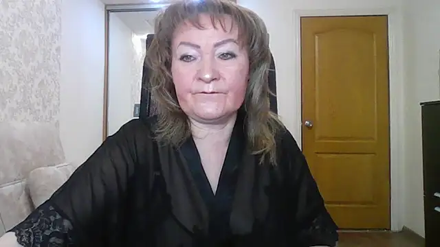 Snapshot of Victoria_secrets_ chatting on 02.13.25 Victoria secrets online show from 02.13.25
