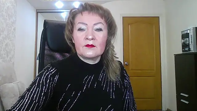 Snapshot of Victoria_secrets_ chatting on 02.15.25 Victoria secrets online show from 02.15.25