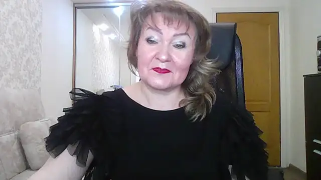 Snapshot of Victoria_secrets_ chatting on 02.16.25 Victoria secrets online show from 02.16.25