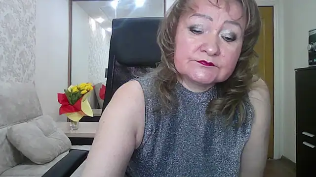 Snapshot of Victoria_secrets_ chatting on 03.20.25 Victoria secrets online show from 03.20.25