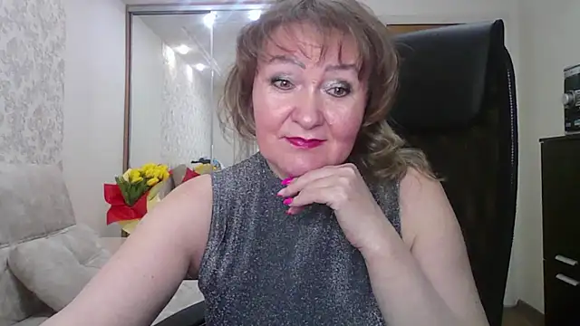 Snapshot of Victoria_secrets_ chatting on 03.20.25 Victoria secrets online show from 03.20.25