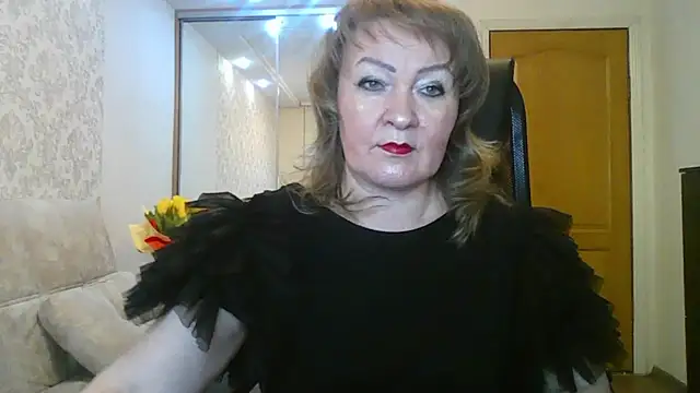 Snapshot of Victoria_secrets_ chatting on 03.22.25 Victoria secrets online show from 03.22.25