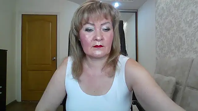 Snapshot of Victoria_secrets_ chatting on 09.27.25 Victoria secrets online show from 09.27.25