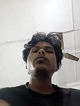 Snapshot of boyyouwant33 chatting on 02.12.25 boyyouwant33 online show from 02.12.25