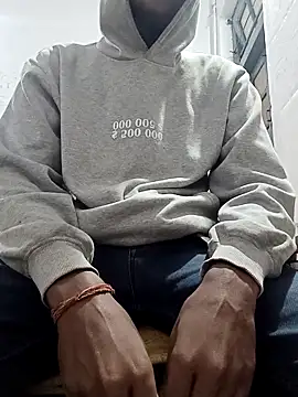 Snapshot of boyyouwant33 chatting on 02.16.25 boyyouwant33 online show from 02.16.25