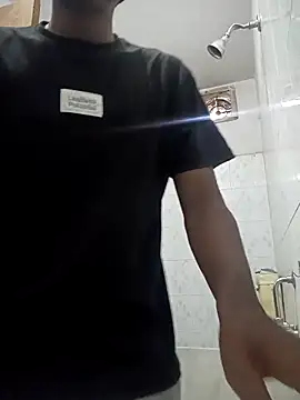 Snapshot of boyyouwant33 chatting on 09.29.25 boyyouwant33 online show from 09.29.25