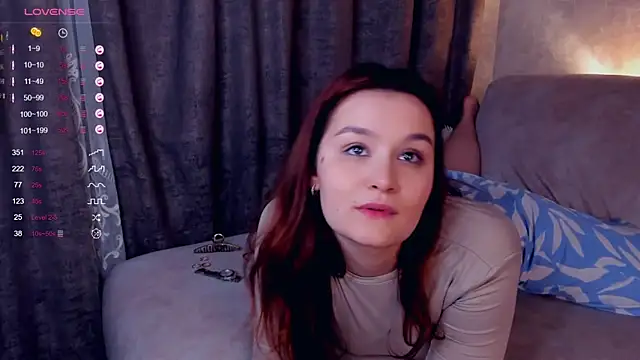 Snapshot of VeronaBlink chatting on 03.10.25 VeronaBlink online show from 03.10.25