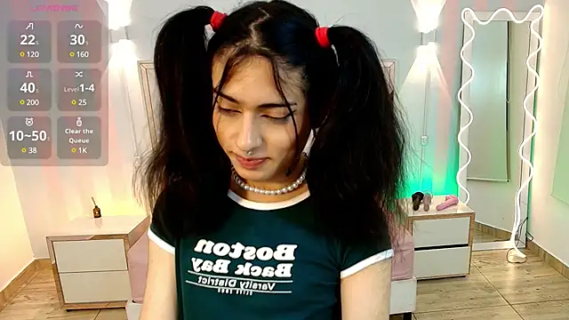 Snapshot of NATTROSE_TAY chatting on 02.19.25 NATTROSE TAY online show from 02.19.25