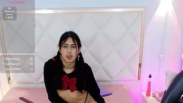 Snapshot of NATTROSE_TAY chatting on 03.04.25 NATTROSE TAY online show from 03.04.25