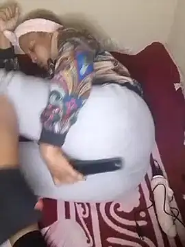 Snapshot of ChloeBab chatting on 03.21.25 ChloeBab online show from 03.21.25