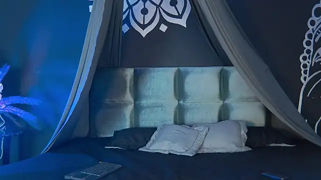 Arii moon online show from 09.16.25