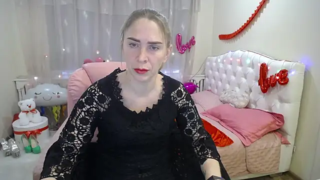 TessaDaybreak online show from 03.12.25