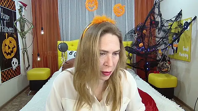 TessaDaybreak online show from 10.13.25