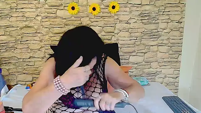 Snapshot of LuciousGrace chatting on 03.23.26 LuciousGrace online show from 03.23.26