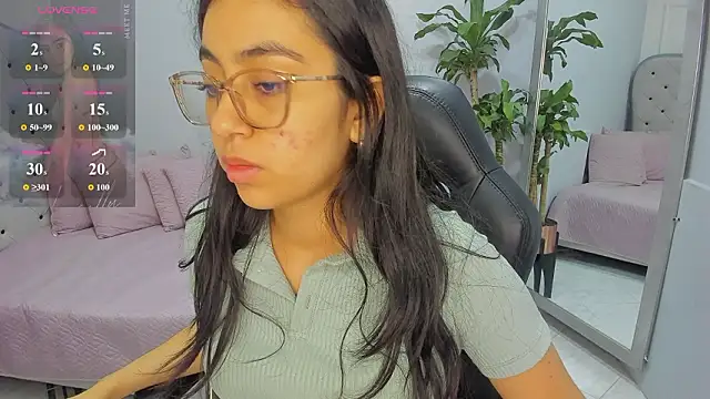 Snapshot of lucelly_15 chatting on 02.27.26 lucelly 15 online show from 02.27.26
