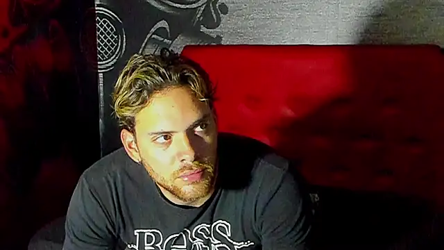 Snapshot of arnold_bekam chatting on 02.14.25 arnold bekam online show from 02.14.25