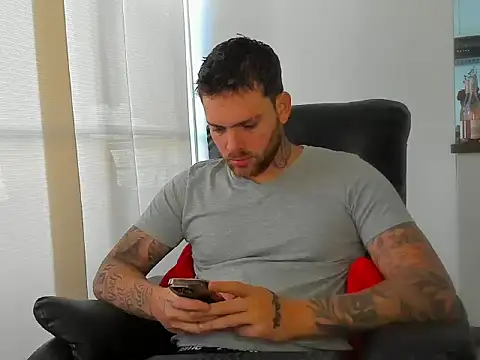 Snapshot of arnold_bekam chatting on 04.22.26 arnold bekam online show from 04.22.26