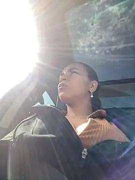 Snapshot of Naatalia chatting on 03.16.25 Naatalia online show from 03.16.25