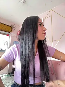 Snapshot of Naatalia chatting on 03.21.25 Naatalia online show from 03.21.25